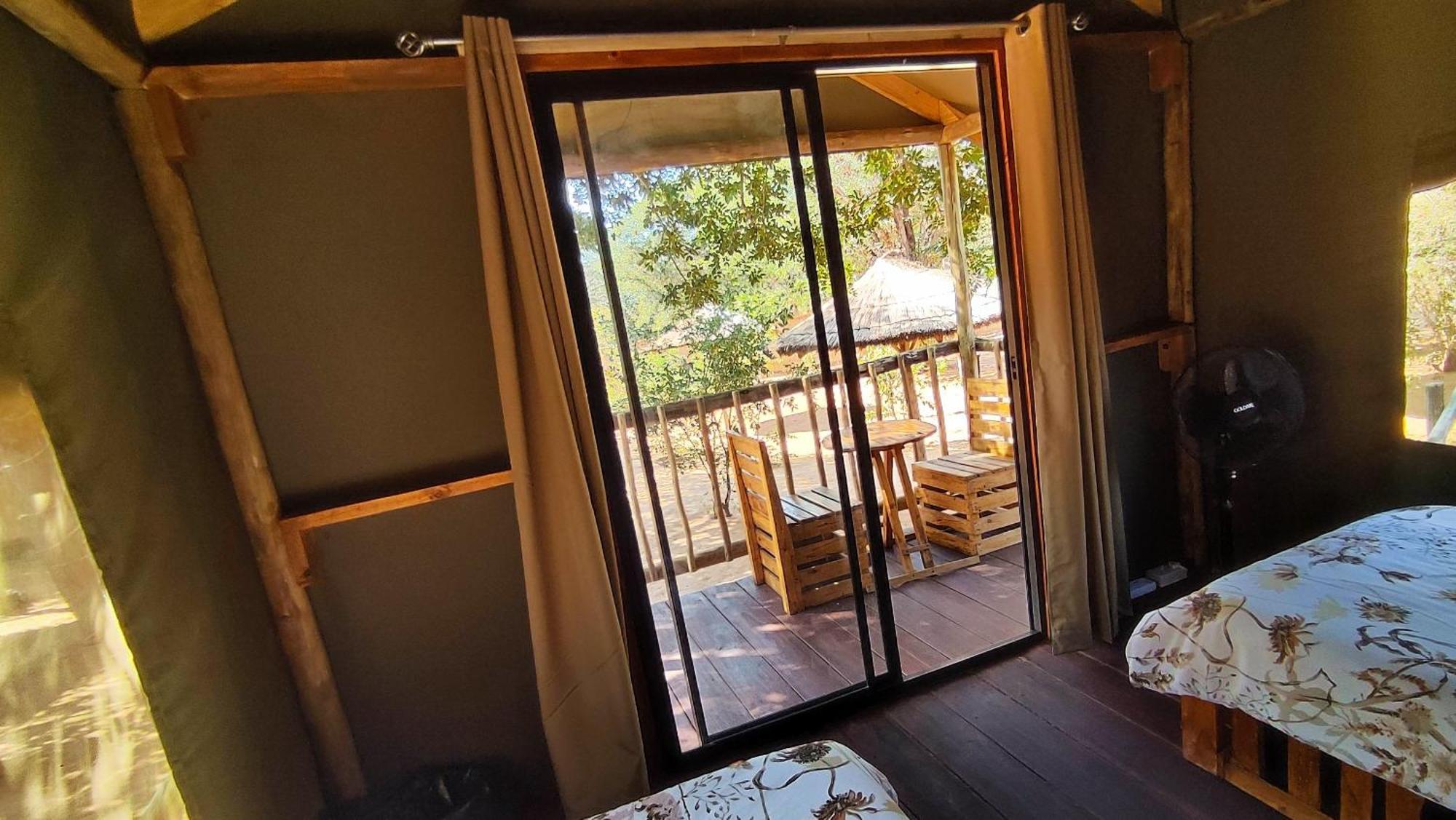 Elephant Trail Guesthouse And Backpackers Kasane Zimmer foto